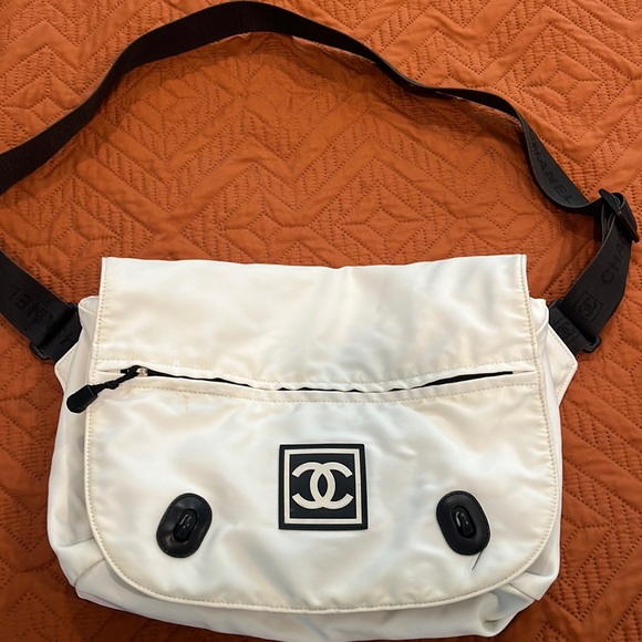 CHANEL Handbags - CHANEL crossbody sport bag❤️